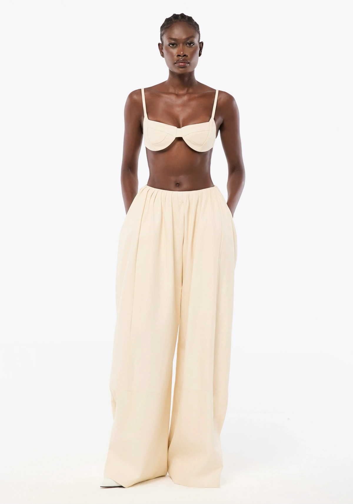 BRASSIÈRE EN CUIR